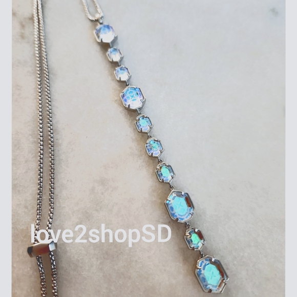 Kendra Scott Silver Dichroic Darrell Y necklace BNWT Rare. Absolutely gorgeous - Picture 1 of 3